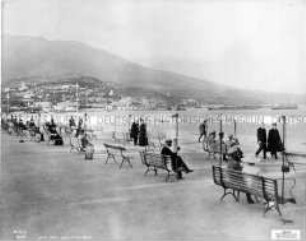 Die Strandpromenade von Jalta auf der Krim