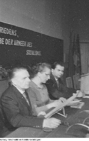 Dresden. Prof. Dr. Gerhard Rehbein (rechts), Hochschule für Verkehrswesen "Friedrich List" (Rektor 1960-1964), 1950
