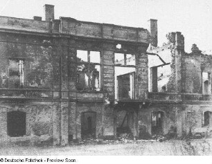 Bautzen. Kriegsschäden 1945. Ruine des Schützenhauses. Ansicht von Osten