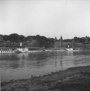 Dresden. Maifeier 1934. Elbdampfer