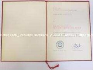 Verleihungsurkunde zur Verdienstmedaille der Deutschen Demokratischen Republik