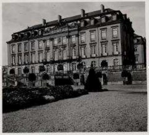 Brühl im Rheinland, Schloß, Gartenseite