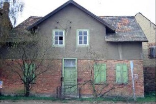 Haus mit Zwerchgiebel