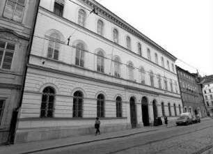 Palais Lažanký & Haus Nr. 377
