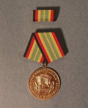 Medaille für treue Dienste in der Nationalen Volksarmee in Gold