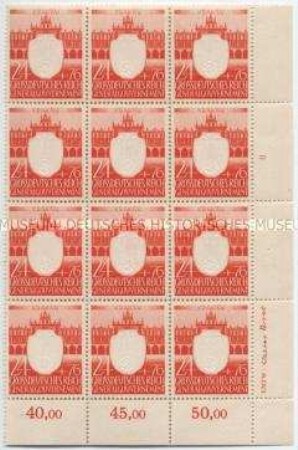 Unvollständiger Bogen mit 12 Briefmarken zu 24 Zloty aus dem Generalgouvernement mit einer Darstellung des Schlosses in Krakau