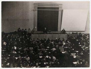 Friedrich-Wilhelms-Universität Berlin, Professor Hermann Oncken hält eine Vorlesung. Hermann Oncken