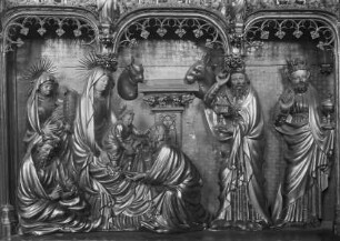 Kreuzigungsaltar — Mittelteil des Altares — Mittelteil links: Anbetung der Könige