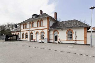 Bahnhofempfangsgebäude; Friedrichsdorf, Bahnstraße 54