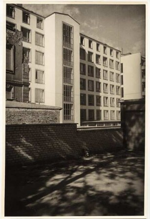 BBC (Brown, Boveri & Cie), Mannheim Bürohaus Augustaanlage: Hofseite