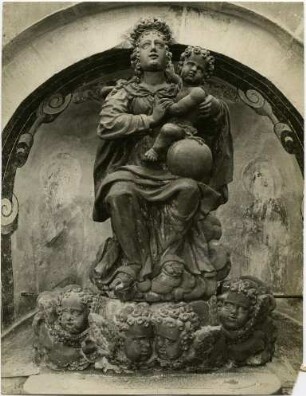 Madonnenfigur mit Kind in St. Marien Gengenbach