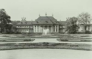 Schloss Pillnitz, Wasserpalais, Gartenseite des Mittelbaues