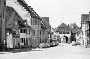 Sulzburg: Hauptstraße mit Tor