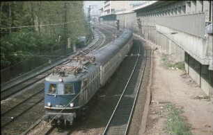 Stuttgart Hbf. Block Rosenstein Vorortgleis Lok 118 044 Eilzug S-AABnb-Wagen