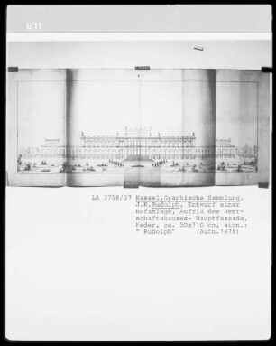 Hofanlage & Herrschaftspalast & Hauptfassade