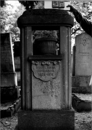 Grabstein 57