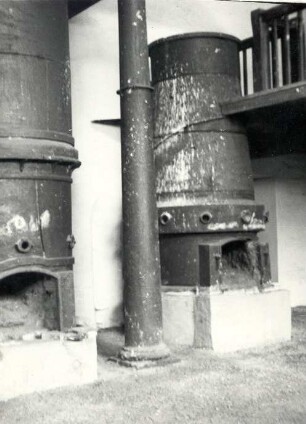 Hüttenwerk in Peitz : Handwerkstechniken - Hammerwerk. Ort: Picnjo / Peitz. Alte Schmelzöfen
