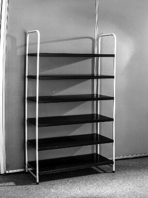 Ausstellungsfläche mit Stahl-Büromöbeln aus Ilmenau