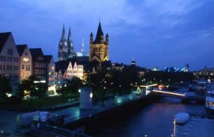 Köln - Rheinufer am Abend : Das Rheinufer am Abend. Aufgenommen ca. 2001 in Köln
