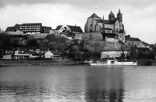 Neuf-Brisach: Münsterberg über den Rhein, mit Hotel