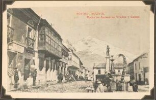 Plaza de Alonso de Yvañez in Potosí mit Cerro Rico im Hintergrund