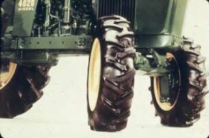Fotografie: Traktor, Allradtraktor, Allradantrieb, Lenkung