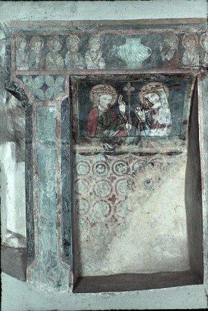 Kana-Nische mit Christus und Maria als Braut und Bräutigam, Heimsuchung und Heiligen zu Seiten des Kruges