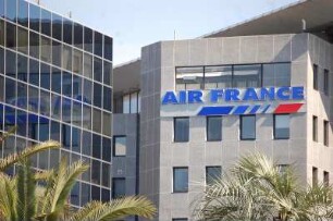 Airport Nizza - Büro von Air France : Air France Gebäude am Internationalen Flughafen Nice-Cote d´Azur in Nizza, aufgenommen 2006