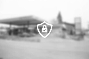 Sandesneben (Kreis Herzogtum Lauenburg): Tankstelle Esso-Station Osterhoff: rechts Hauptstraße, vorne Abzweig Blumenstraße: Gesamtansicht: 14. [Name maskiert]