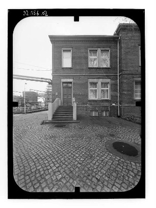 Wittenberge, Bad Wilsnacker Straße 52/53. Ehem. Märkische Ölmühle (Gründung 1823). Verwaltungsgebäude. Nebeneingang