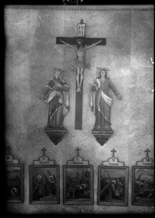 Völkersbach Katholische Sankt Georg Kirche Heiligenfiguren, Kruzifix