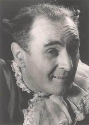 Hamburg. Portrait des Schauspielers Willy Maertens. Hier in der Rolle des Narren in der Komödie "Was Ihr wollt", aufgenommen 1946 im Thalia-Theater