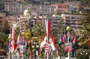 Monte Carlo - Platz vor dem Casino : Am Platz vor dem Casino in Monaco, aufgenommen 2006