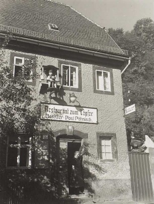 Leisnig, Restaurant zum Töpfer : Leisnig. Restaurant zum Töpfer (Besitzer Paul Pöhnisch). Straßenansicht