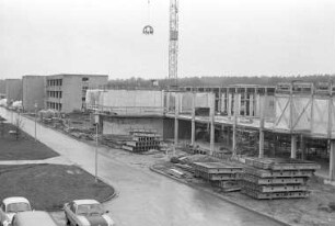 Verlegung der Industriewerke Karlsruhe IWKA nach Blankenloch. Richtfest für den Neubau