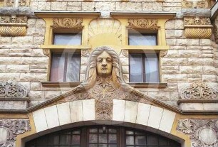 Fassadenschmuck am Wohn- und Geschäftshaus Jauniela 25/29 in Riga