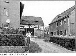 Klipphausen-Scharfenberg (ehem. Naustadt Nr. 39). Bauernhof mit Wohnstallhaus (bez. 1861), Scheune (bez. 1852) und Wirtschaftsgebäude (bez. 1868)