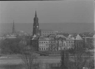 Dresden. Blick vom Kühlhaus nach Nordosten über die Elbe auf das Japanischen Palais und die Dreikönigskirche