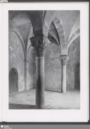 Kastell, Eingangshalle der Westseite