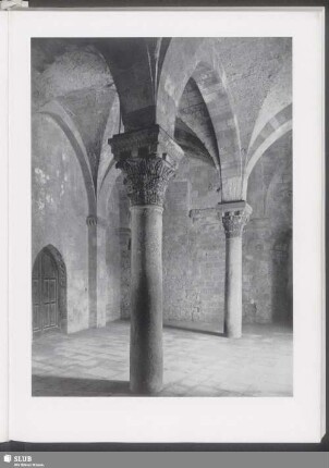 Kastell, Eingangshalle der Westseite