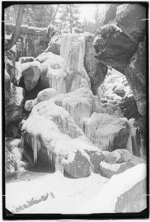 Kirnitzschtal. Lichtenhainer Wasserfall im Winter