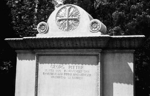 Freiburg: Firma Brenzinger; Grabstein der Firma Brenzinger; Grabstein