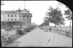 Binz. Strandpromenade