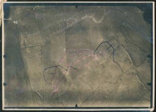Foto eigener und feindlicher Stellungen südlich von Kunaszow [Kinashiv, Ukraine] (Luftbild)