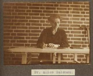 Dozentin der Sozialen Frauenschule - Dr. Alice Salomon