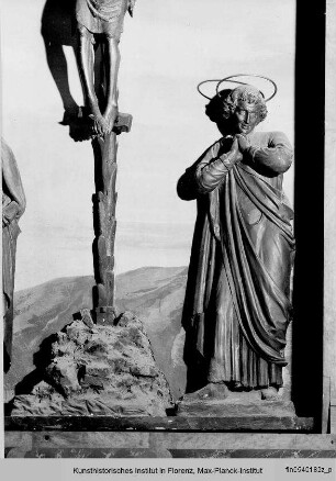 Kruzifix mit trauernder Maria und Johannes : Der trauernde Johannes