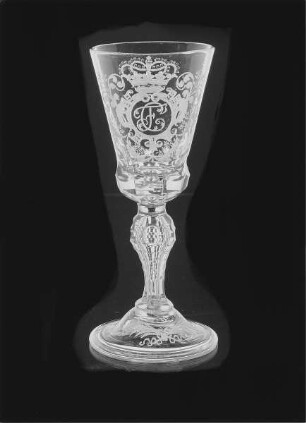 Pokal (mit FC-Monogramm in bekrönter Rollwerkkartusche) aus Schloß Moritzburg