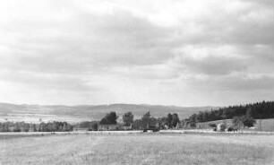 Niedercunnersdorf-Ottenhain. Blick vom Windmühlenberg auf die Lausitzer Berglandschaft