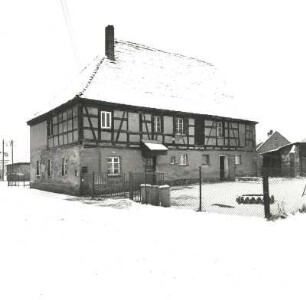 Pegau-Wiederau. Schloßanlage Wiederau (17./18.Jj.). Wirtschaftsgebäude. Winteraufnahme