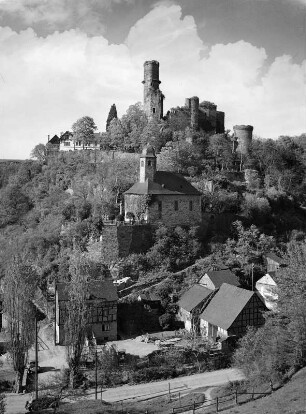 Reichenberg Rhein-Lahn-Kreis. Ortsteilansicht mit Burg Reichenberg (1319/1352, 1370/1385, Restaurierung 1649-1651)